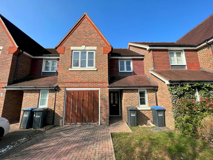 3 Bedroom Town House To Rent In Highbank, Haywards Heath, RH16