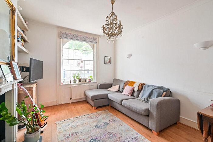2 Bedroom Flat For Sale In Canonbury Road, London, Greater London, , Canonbury, London, N1
