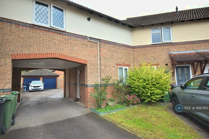 2 Bedroom End Of Terrace House To Rent In Holcot Lane, Portsmouth, PO3