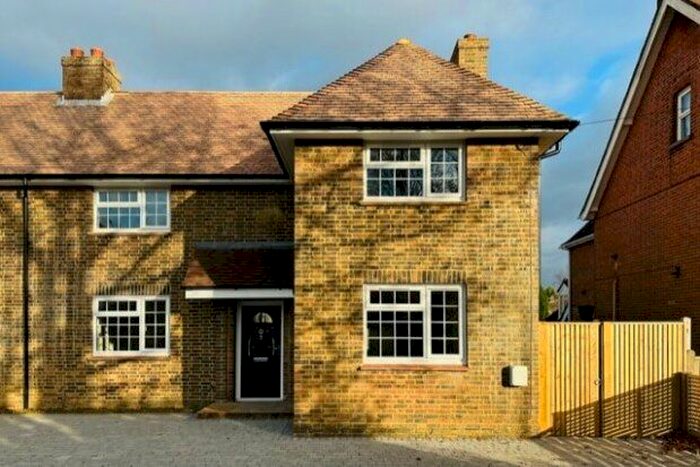 3 Bedroom Property To Rent In Peelers Cottages, Crowborough, TN6