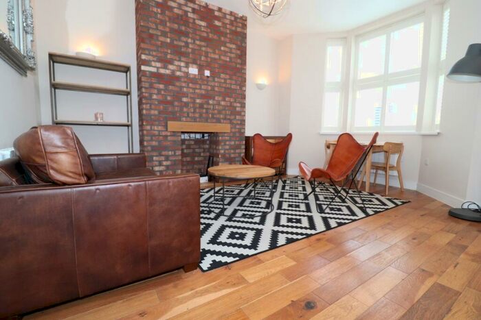 2 Bedroom Apartment To Rent In Howard Gardens, City Centre, CF24