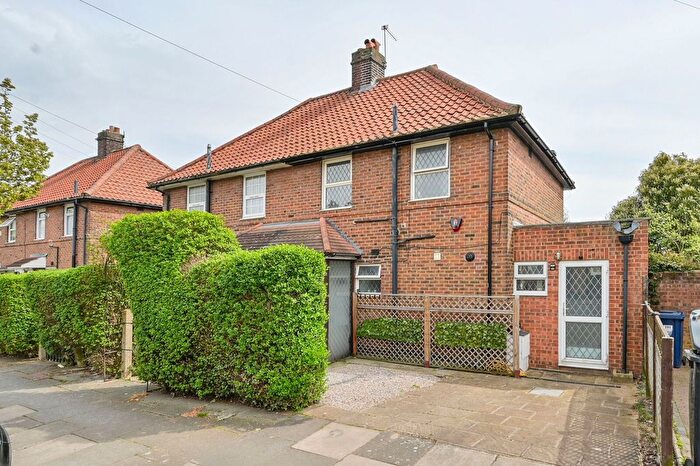 3 Bedroom Semi Detached House For Sale In Saxon Drive, West Acton, London, W3
