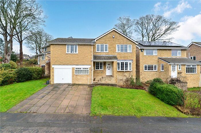 5 Bedroom Detached House For Sale In Woodvale Crescent, Bingley, West Yorkshire, BD16