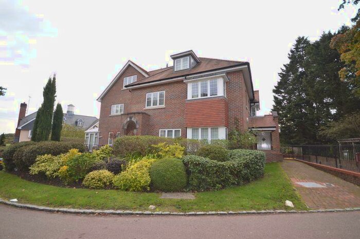 1 Bedroom Flat To Rent In Park Grove Beaconsfield, HP9