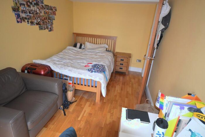 3 Bedroom Apartment To Rent In Caledonian Road, London, N1
