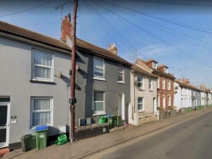 2 Bedroom Flat To Rent In South Road, Newhaven, East Sussex, BN9