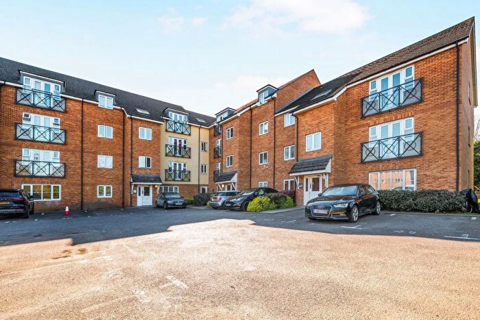 1 Bedroom Flat For Sale In Bryanstone Road, Waltham Cross, Hertfordshire, EN8