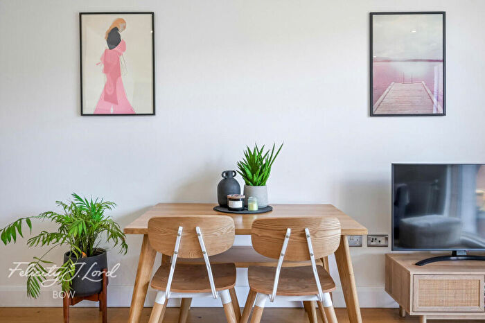 1 Bedroom Apartment For Sale In Barry Blandford Way, London, E3