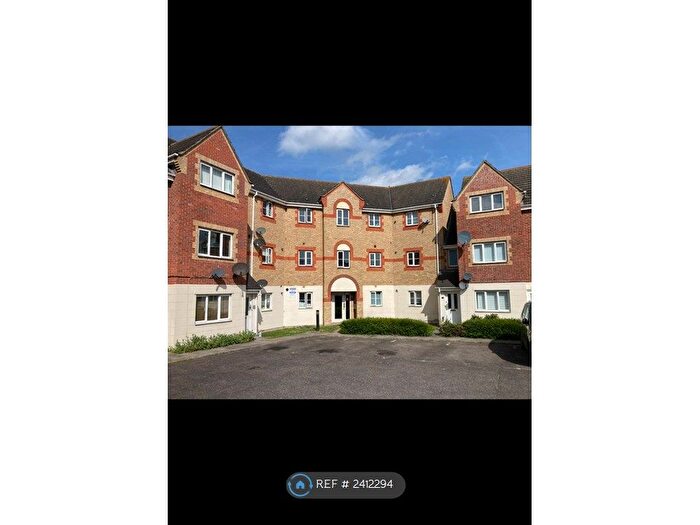 2 Bedroom Flat To Rent In Lennox Close, Chafford Hundred, Grays, RM16
