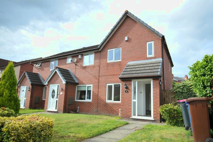 2 Bedroom Town House To Rent In Wayfarers Way, Swinton, Manchester, M27