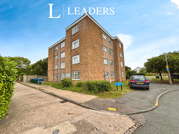 1 Bedroom Flat To Rent In Primrose Field, CM18