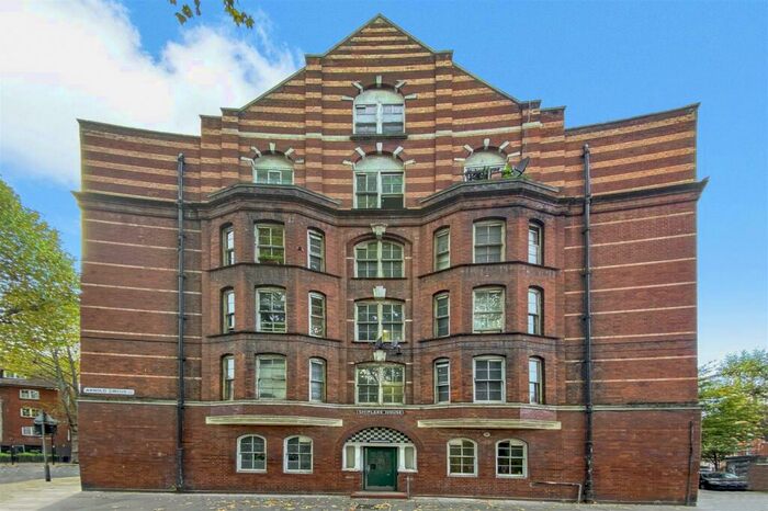 2 Bedroom Apartment To Rent In Shiplake House, Arnold Circus, Shoreditch, E2