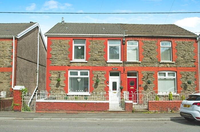 3 Bedroom Semi-Detached House For Sale In Llwydarth Road, Maesteg, CF34