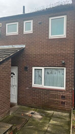 3 Bedroom Semi-Detached House To Rent In Dulverton Square, Leeds, LS11