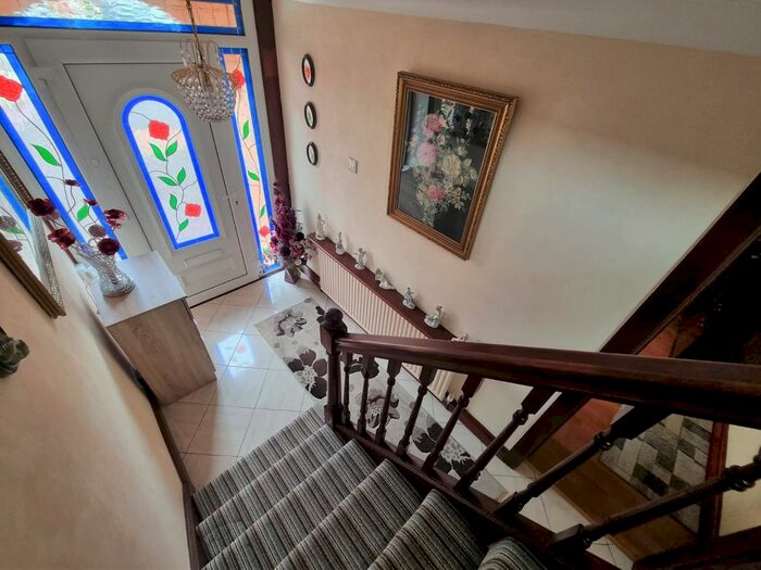 3 Bedroom Semi-Detached House For Sale In Mosslands Close, Great Sutton, Ellesmere Port, Cheshire, CH66