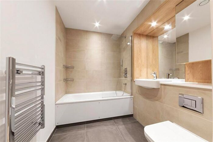 1 Bedroom Apartment For Sale In Aurora Point, Marine Wharf East, SE16