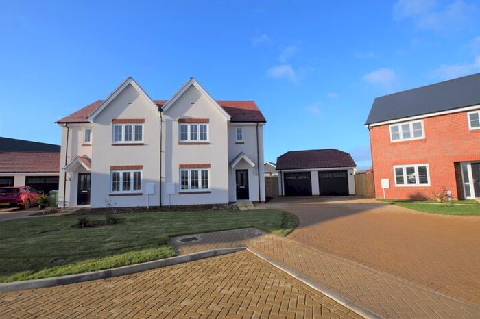 3 Bedroom Semi-Detached House To Rent In Hedgehog Way, Haddenham, Aylesbury, HP17