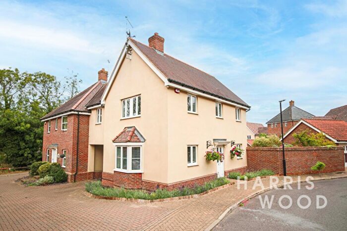 4 Bedroom Link Detached House For Sale In Samuel Courtauld Avenue, Braintree, Essex, CM7