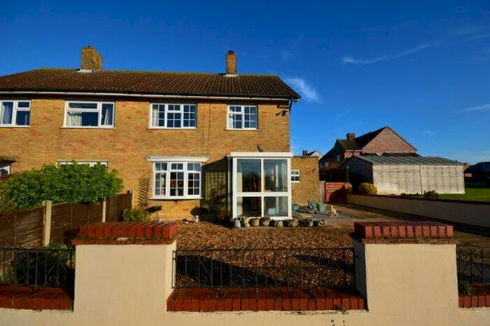 3 Bedroom Property To Rent In Fox Hill Road, Royston, SG8