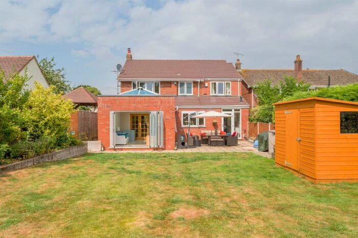 4 Bedroom Detached House For Sale In Six Ashes Road, Bobbington, DY7