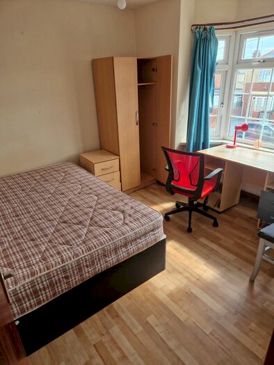 4 Bedroom Semi-Detached House To Rent In Ridgefield Road, Oxford, OX4