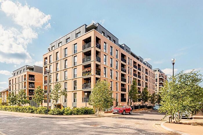 2 Bedroom Flat To Rent In Holman Drive, Southall, UB2