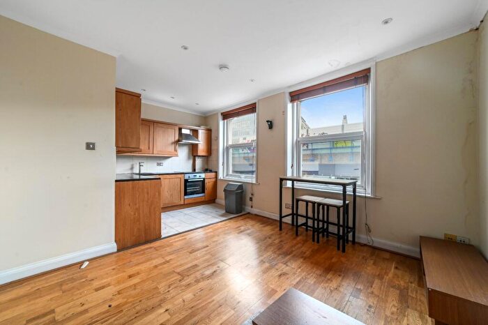 1 Bedroom Apartment For Sale In Cable Street, London, E1