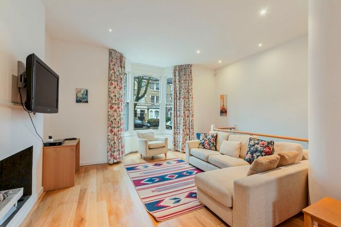 4 Bedroom Flat To Rent In Freegrove Road, London, N7