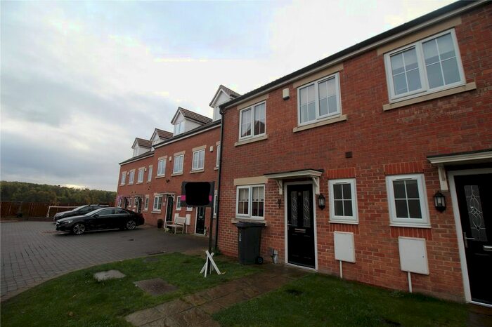 3 Bedroom Semi-Detached House To Rent In Chelford Close, Hartlepool TS25