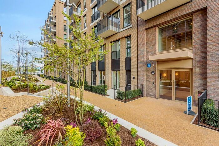 2 Bedroom Flat To Rent In Carraway Street, Reading, RG1