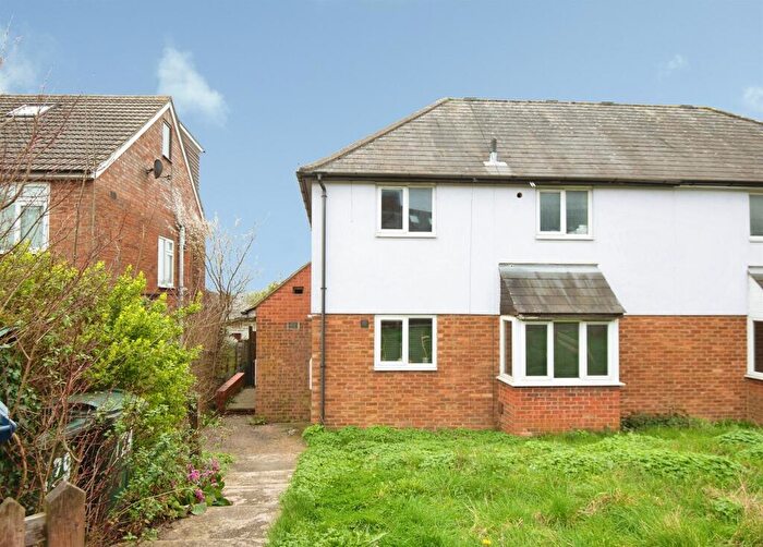 1 Bedroom End Of Terrace House For Sale In Rutland Avenue, High Wycombe, HP12