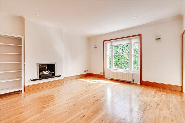 3 Bedroom Flat To Rent In Thurlow Road, Hampstead, NW3