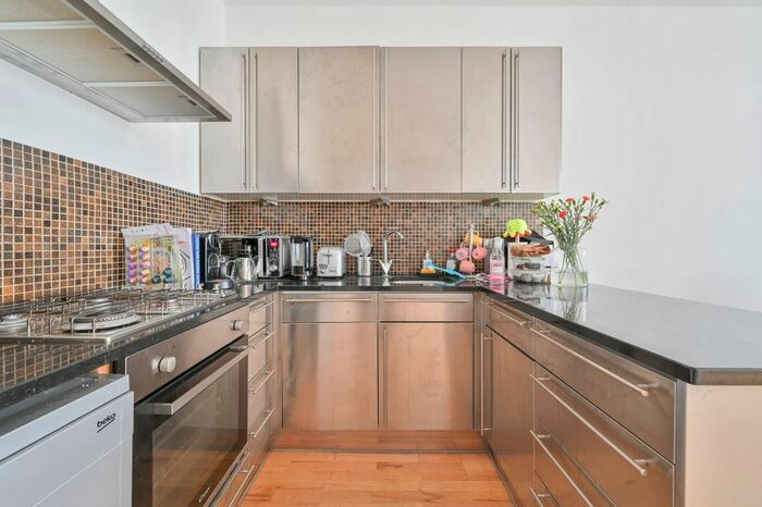 2 Bedroom Flat To Rent In Berners Street, Fitzrovia, London, W1T