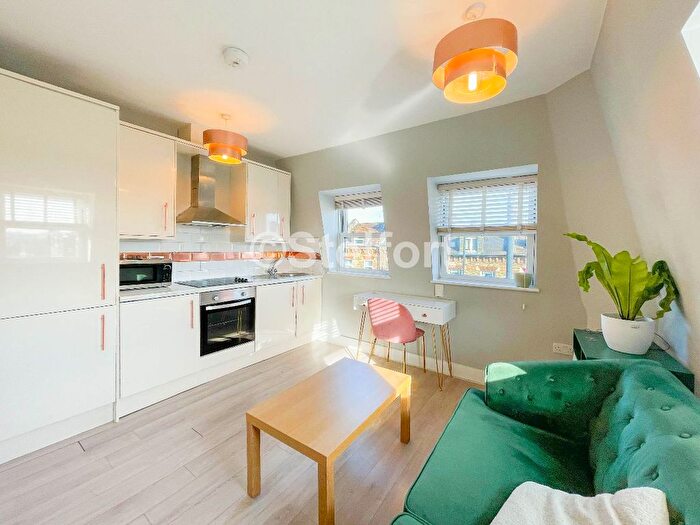2 Bedroom Flat To Rent In Holloway Road, London, N19