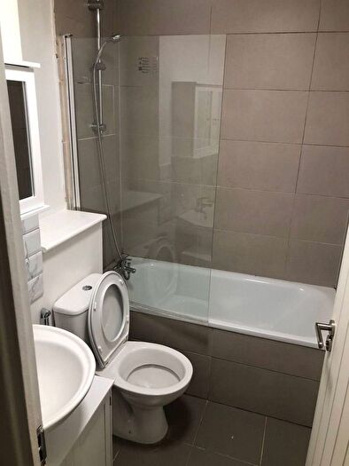 1 Bedroom Flat To Rent In Woodvale Way, London, NW11