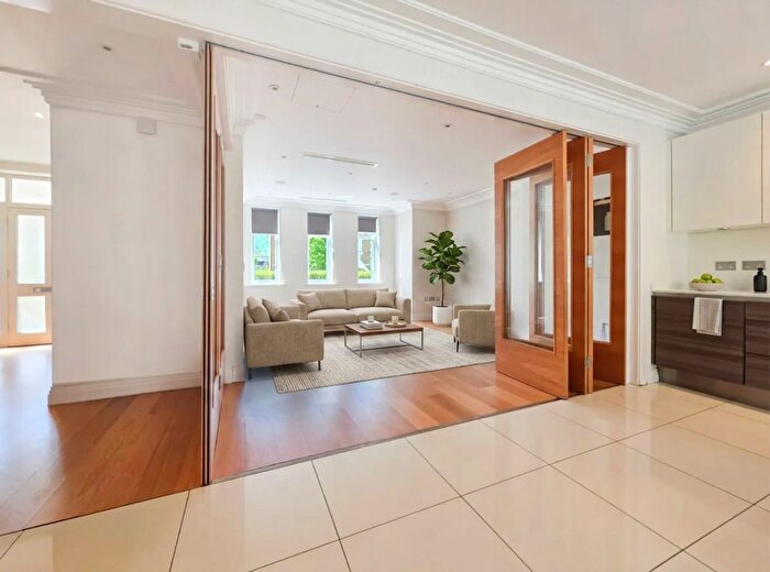7 Bedroom Detached House For Sale In Havanna Drive, London, NW11