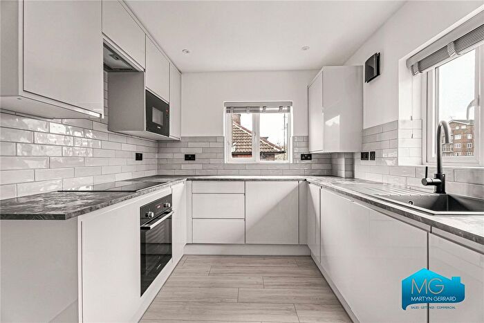 2 Bedroom Maisonette To Rent In Station Road, New Barnet, Hertfordshire, EN5