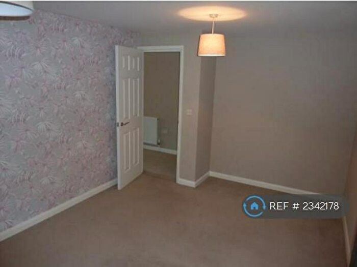 1 Bedroom Flat To Rent In Fleet Road, Fleet, GU51