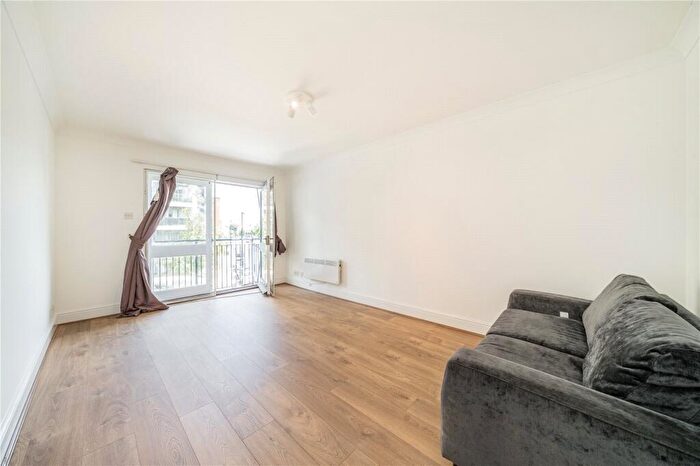 2 Bedroom Apartment To Rent In Peninsula Court, East Ferry Road, London, E14