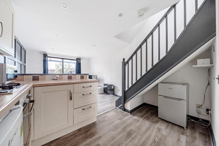 1 Bedroom Semi-Detached House To Rent In Spruce Drive, Bicester, OX26