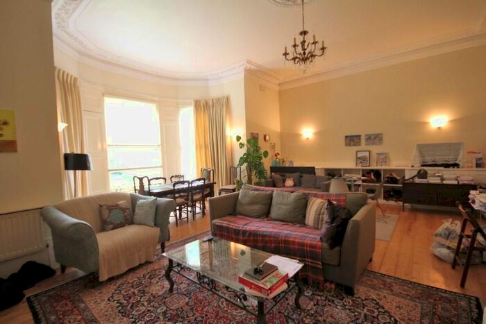 2 Bedroom Flat To Rent In Green Lanes, Stoke Newington, London, N16