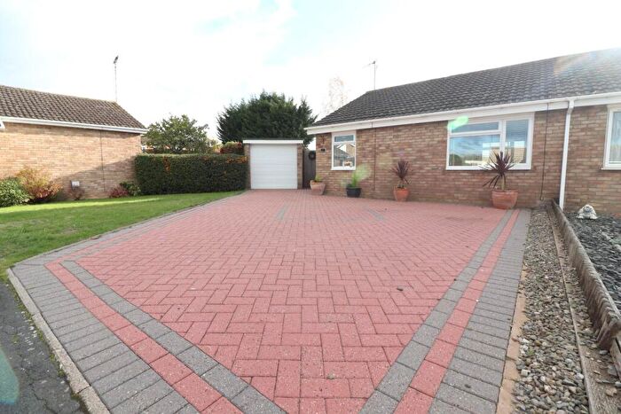 3 Bedroom Semi-Detached Bungalow For Sale In Conway Close, Rushden, NN10