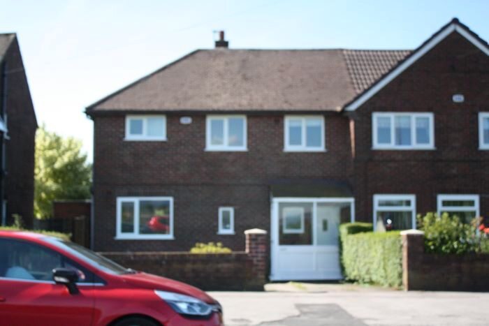 3 Bedroom Mews To Rent In Plodder Lane, Bolton, BL4