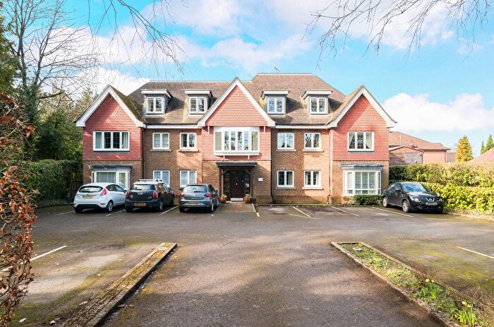 2 Bedroom Flat For Sale In Grayshott, Hindhead, Hampshire, GU26