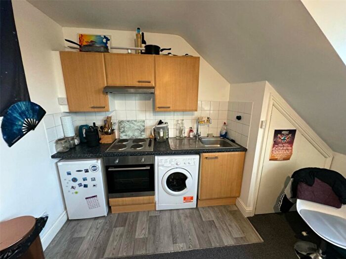 Apartment To Rent In Palmerston Road, Wood Green, London, N22