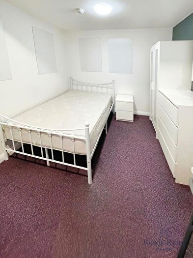 1 Bedroom Garage / Parking To Rent In Edinburgh Road, Kensington, Liverpool, Merseyside, L7