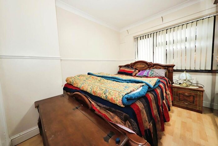 3 Bedroom Semi-Detached House For Sale In Pool Hall Crescent, Wolverhampton, WV3