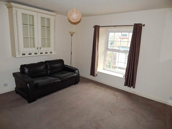 2 Bedroom Apartment To Rent In Market Street, Chapel-En-Le-Frith, SK23