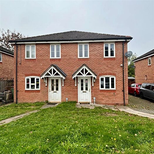 2 Bedroom Semi-Detached House To Rent In Coppenhall Grove, Birmingham, B33