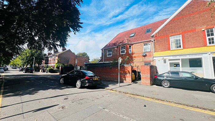 1 Bedroom Flat To Rent In High Street North, Dunstable, LU6